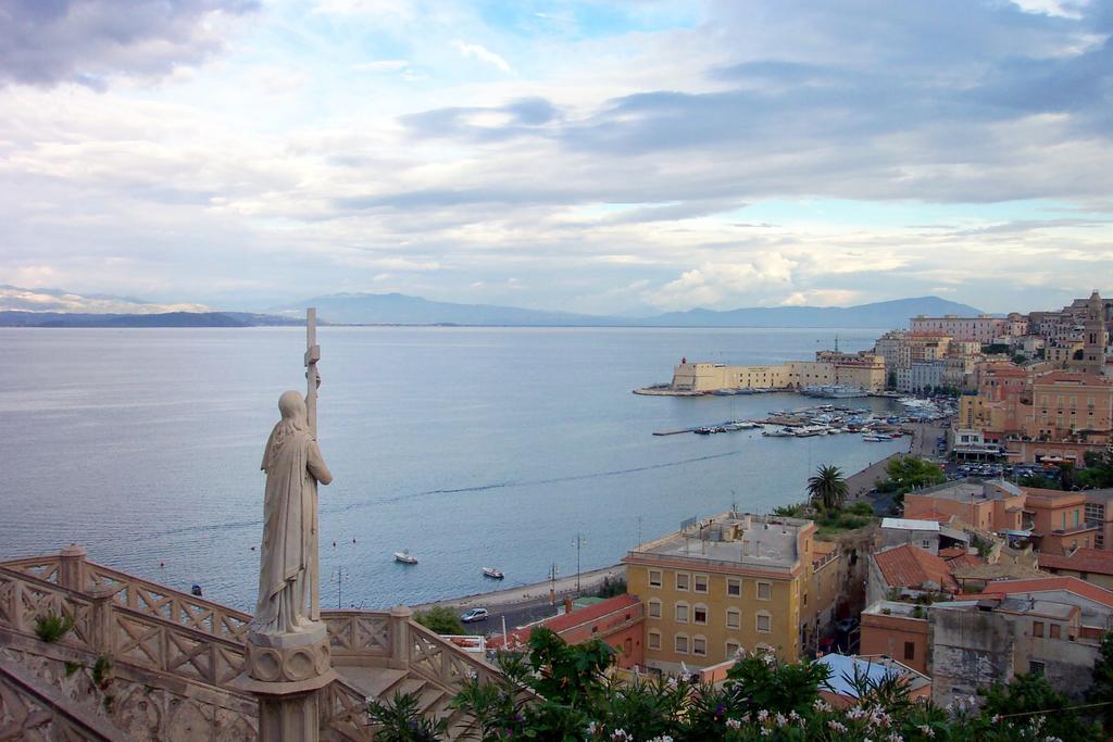 Cento Passi Dal Mare Leilighet Gaeta Eksteriør bilde